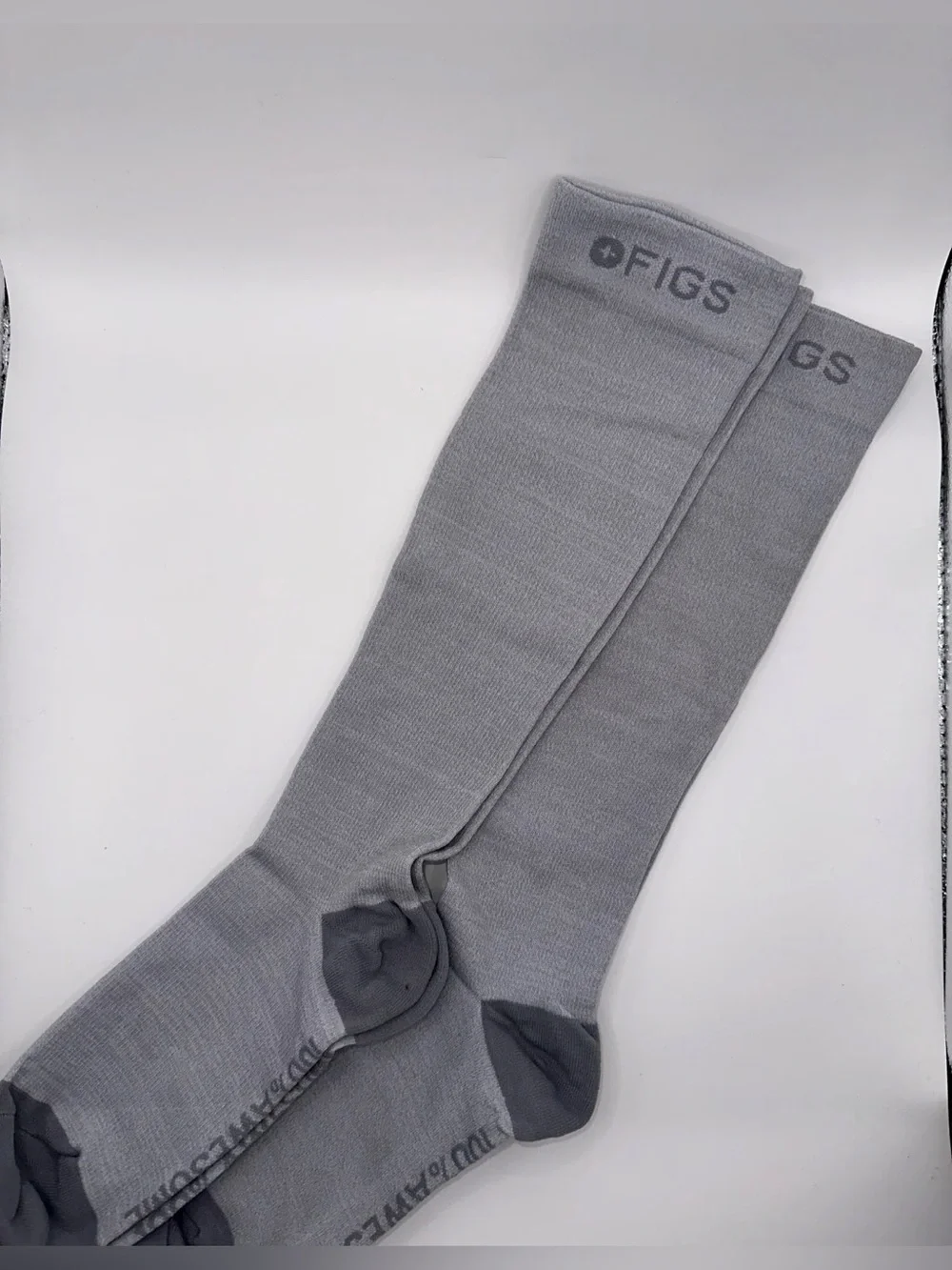 FIGS Men's Light Gray Knee-High Compression Socks
